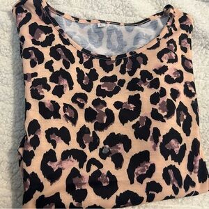 Stylish and comfy Leopard Print 1/4 Sleeve blouse